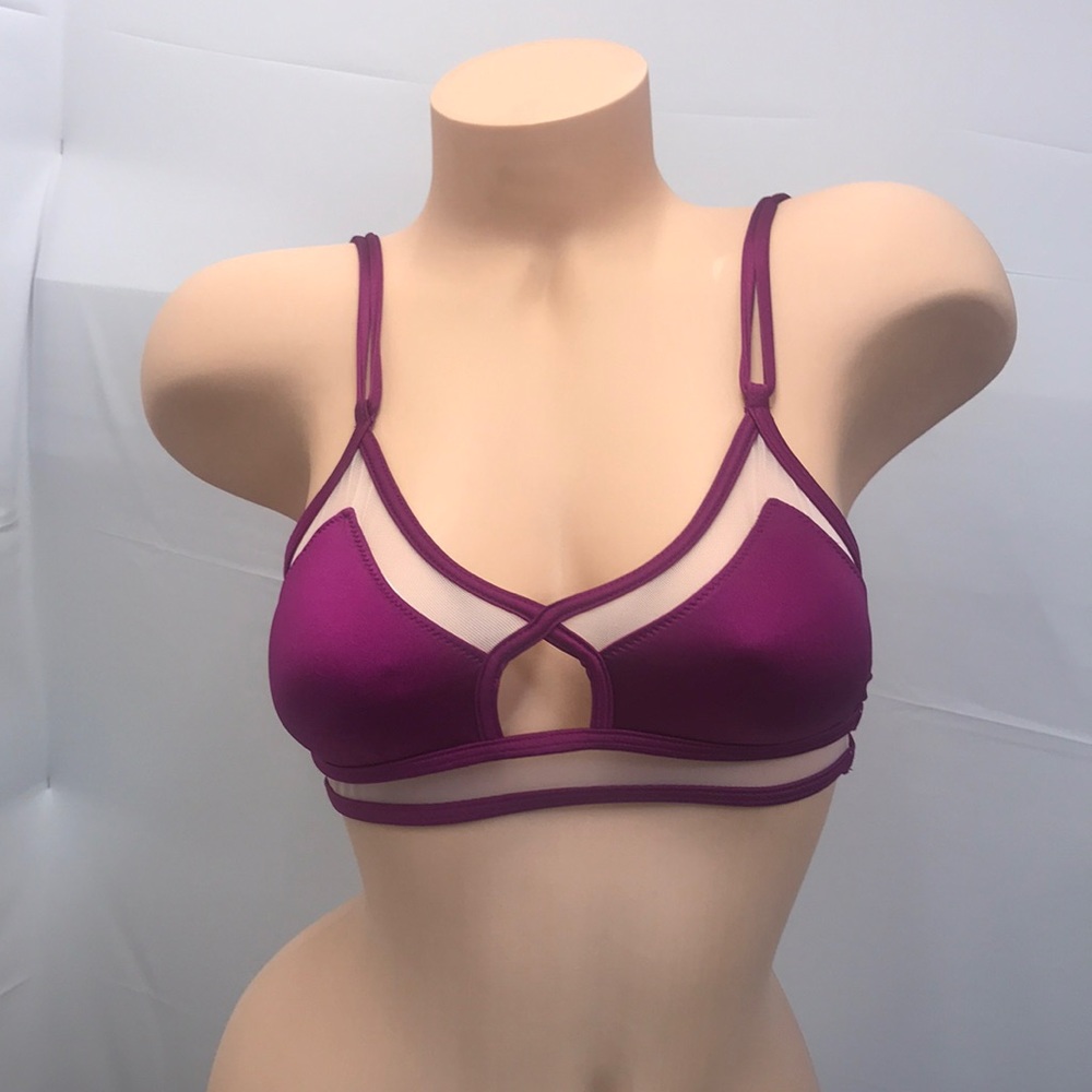 Victoria’s secret Mesh Strappy Crop size xs* - Picture 2 of 8